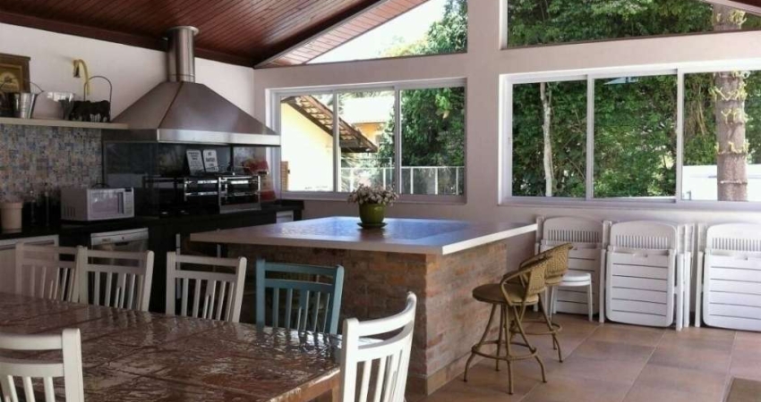 CASA DE ALTO PADRÃO com manutenção impecável, com área de lazer incrível!!!