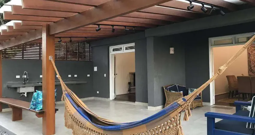 Casa em condominio com 4 dorms ( 1 suite ) - Petit Village