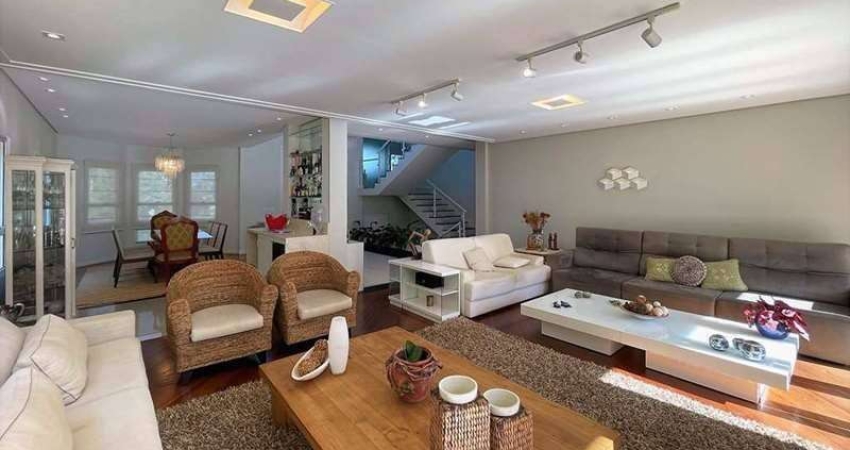 Rua São João - Miolo Granja. 5 suítes, piscina, gourmet, quadra tênis!