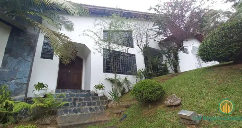 Ótima casa!,4 suítes, 3 salas, piscina, gourmet, casa caseiro em 2500m2