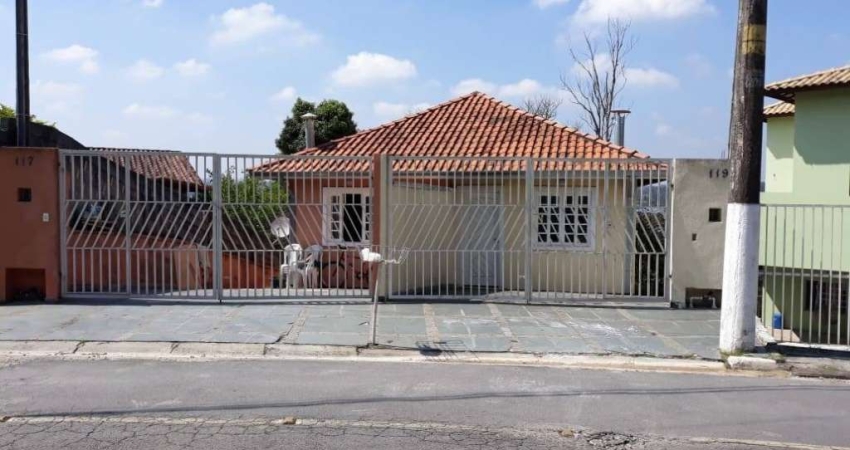 Casa de condomínio com 3 dormitórios, varanda e quintal centro de Cotia
