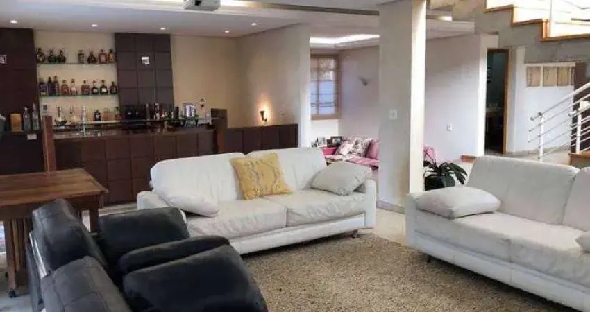 Casa com 3 suítes, gourmet e piscina! Cond. Nova Higienópolis