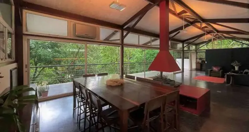 Cond. dos Arquitetos - Contemporânea e despojada! Uma casa única!