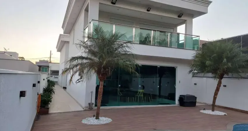 Ótima casa com 3 suítes com closet+ 1 revers., planejados, piscina aquecida