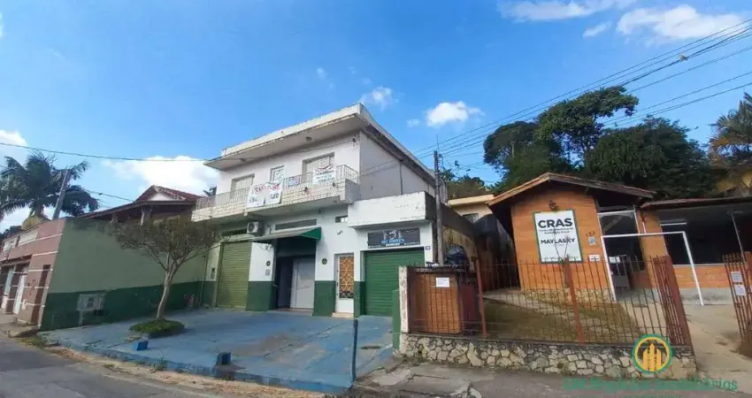 Vende Casa residenc+ 3 salões  com renda em rua bem localizada em São Roque