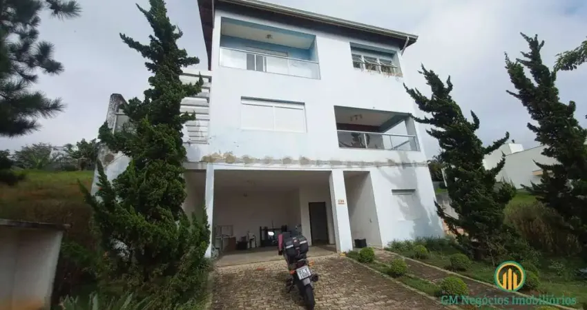 Casa com 3 dormitórios no condomínio Vintage na Granja Viana