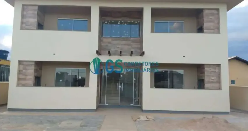 Predio com 04 apartamentos a poucos passos da praia da pinheira