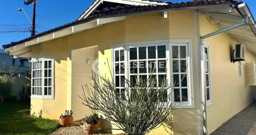 Casa com 3 quartos à venda no Glória, Joinville 