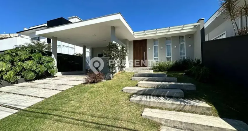 Casa com 3 quartos para alugar na Rua Adalberto Schmalz, 401, Glória, Joinville