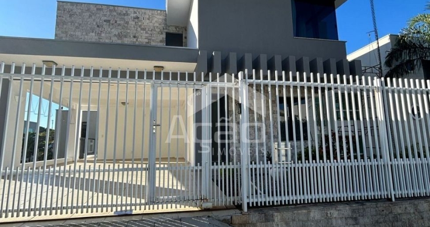Sobrado Mobiliado com 350m², 3 Suítes + 2 Dormitórios em Balneário Camboriú/SC