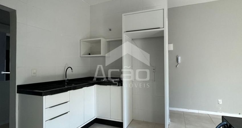 Apartamento Semi Mobiliado Com 02 dormitórios no bairro Dom Bosco em Itajaí/SC