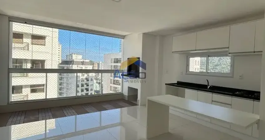 Apartamento semi mobiliado com 01 suíte + 01 dormitório no bairro fazenda em itajaí/sc