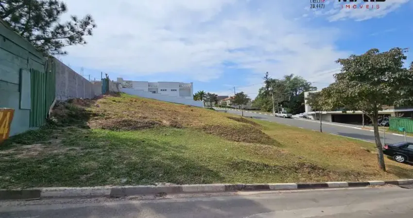 Terreno de esquina à venda no Condomínio Villa Lombarda – Valinhos