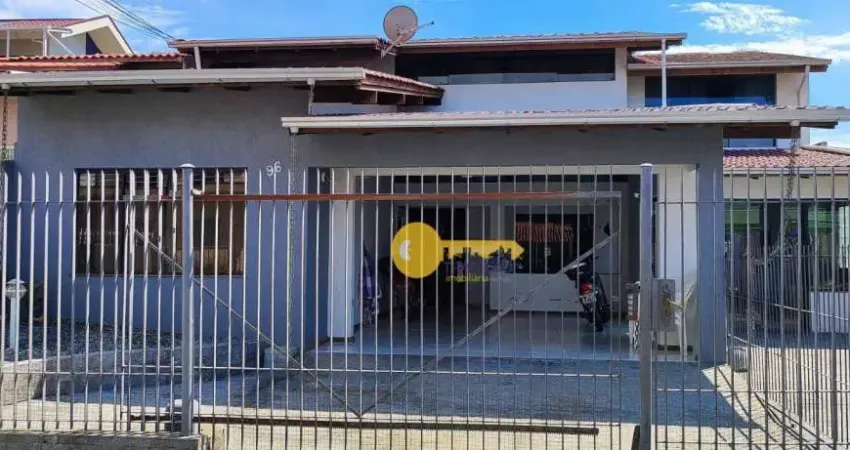 Casa a venda bairro São Judas, localização privilegiada
