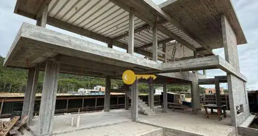 Casa em condomínio fechado com 4 quartos à venda na Rua Marginal Oeste, Monte Alegre, Camboriú