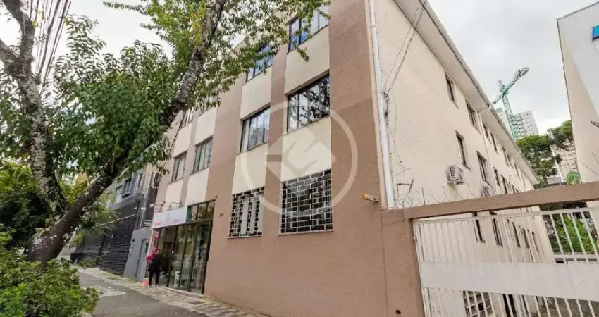 Apartamento - 105m² - 3 dormitórios ( 1 suíte ) - 1 vaga coberta e livre - Água Verde codigo: 131348