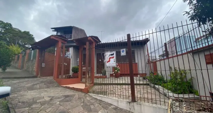 Casa com 3 quartos à venda na Rua Arthur Tiellet, 184, Kayser, Caxias do Sul