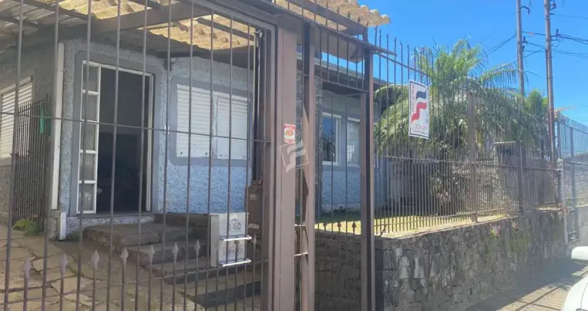 Casa com 3 quartos à venda na Travessa Lagoa Vermelha, 160, Kayser, Caxias do Sul