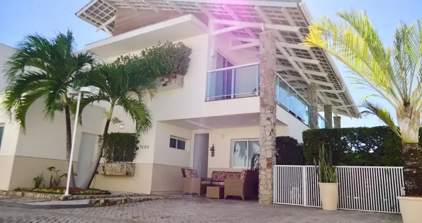 Casa 242m², Em Condomínio De  Canto,  5 Suites, 100% Projetada , e Climatizada,  Deck Privativo, 6 Vagas