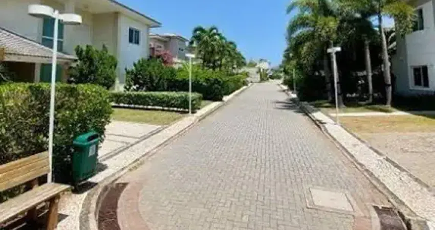 Casa 220m², em condomínio 3 suítes toda projetada, 3 vagas, prox: igreja de lourdes, bairro dunas