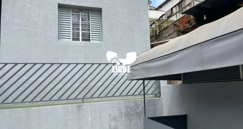 Casa com 2 quartos para alugar na Rua Argonautas, 205, Jardim do Estádio, Santo André