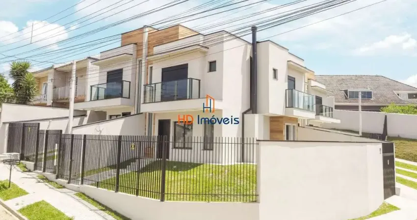 Sobrado frente para rua com 03 quartos (suíte máster), 02 vagas por R$735.000,00 no Atuba - Curitiba/PR.