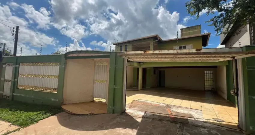 SOBRADO AMPLO COM PLANEJADOS E PISCINA NO CARANDA BOSQUE