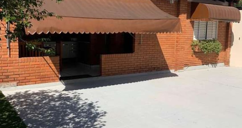 CASA À VENDA COM PLACA SOLAR NO JD. IMÁ
