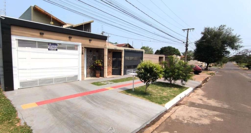 Casa térrea de alto padrão na Vila Nasser — PORTEIRA FECHADA!