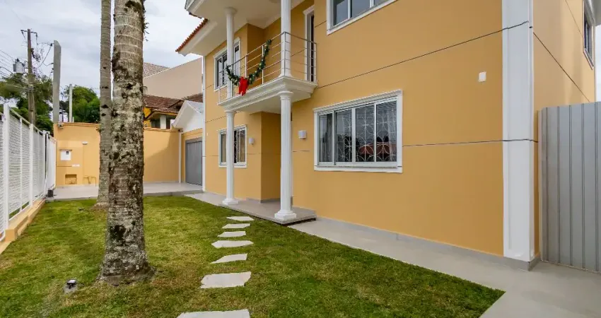 Sobrado com Ático à Venda – 228m² – Bairro Mercês – Curitiba/PR