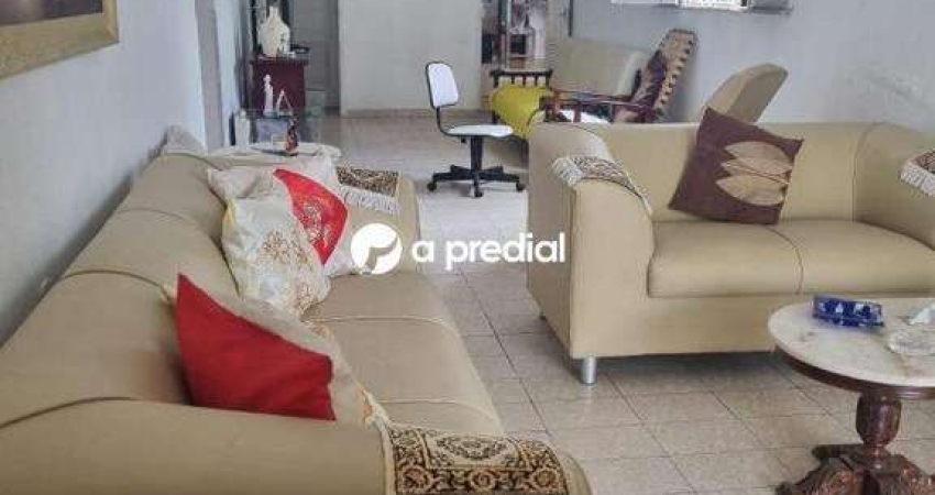 Casa à venda, 5 quartos, 2 suítes, 6 vagas, Fátima - Fortaleza/CE