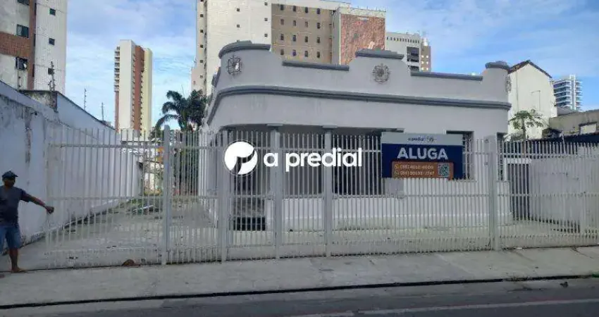 Imóvel com excelente localização, meia quadra da Av. Santos Dumont, vizinho ao Cartório.