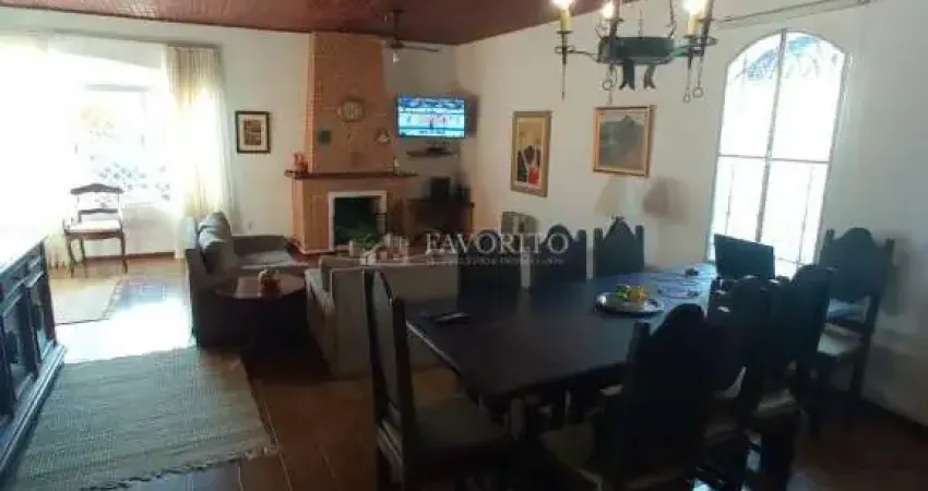 Casa 4 Dormitórios à venda em Atibaia, SP