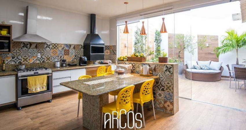 Casa no Condomínio Rota do Sol, na Av. Melício Machado, na Aruana