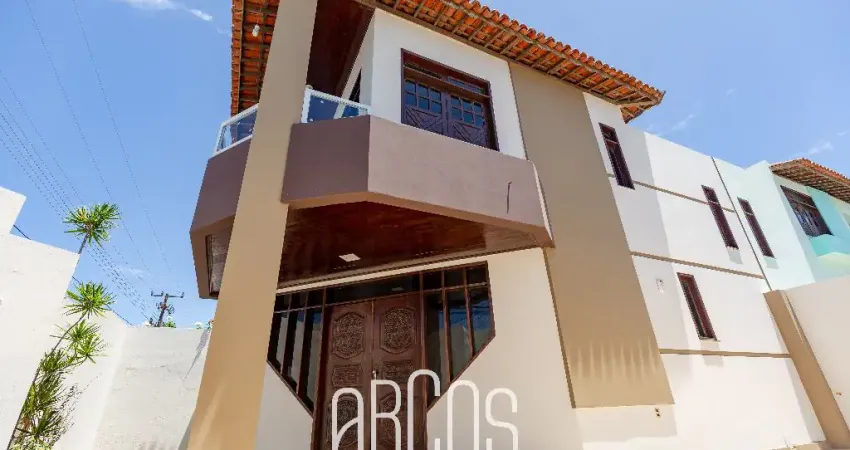 Casa na Atalaia, duplex com 3 suítes, a 100m da praia