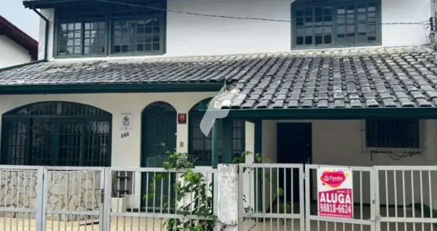 Casa com 5 quartos para alugar na Rua Professor Bento Águido Vieira, 1, Trindade, Florianópolis