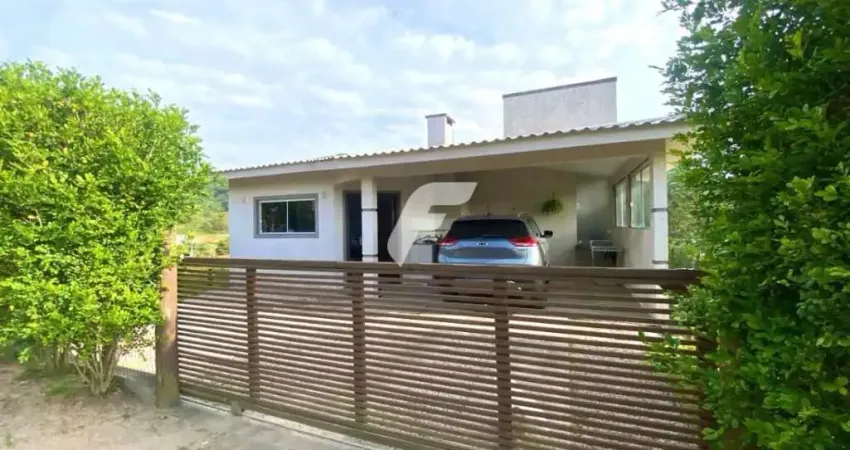 Casa no bairro ambrósio  com 2 dormitorios 01 suite-| garopaba/sc