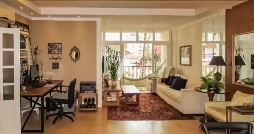 Apartamento com 2 dormitórios, vagas de garagem e 110 m² privativos no centro