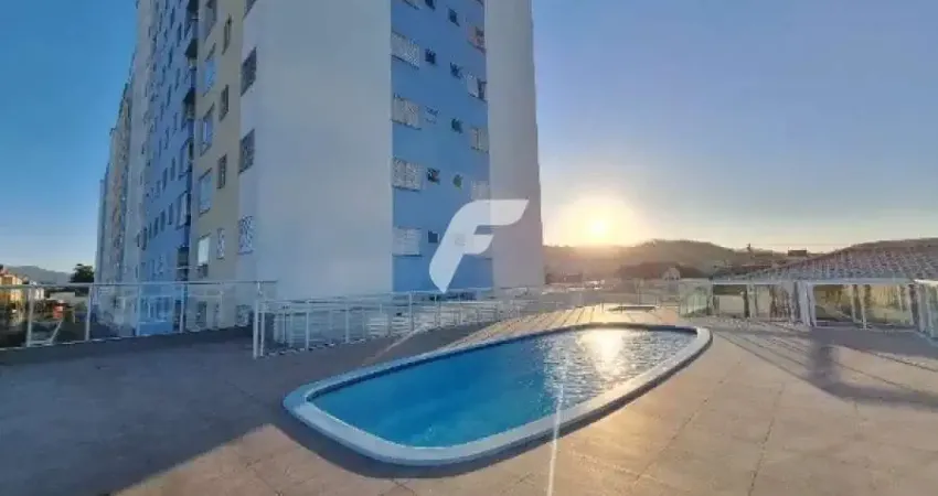 Apartamento mobiliado com 2 dormitórios (1 suíte) no areias