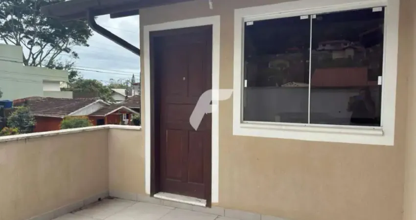 Apartamento 2 quartos disponivel para locação anual - armação do pântano do sul