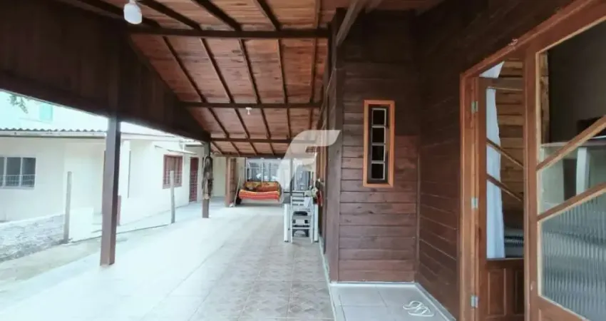 Casa com 3 quartos à venda na Rua Arcanjo Cândido da Silva, 15, Praia de Fora, Palhoça