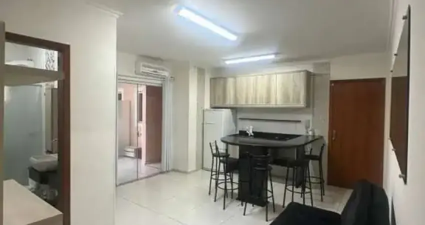 Apartamento mobiliado com 2 dormitórios sendo uma suíte com sacada em canas