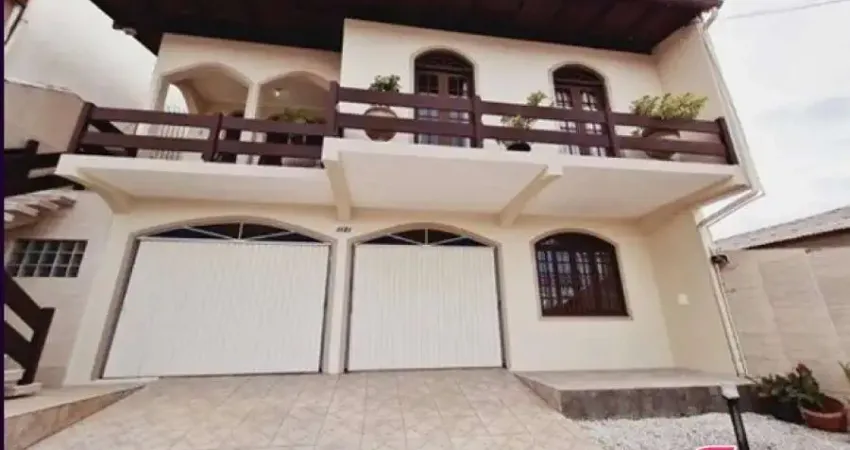 Casa 3 dormitórios com suíte master com ccoset e sacada em capoeiras