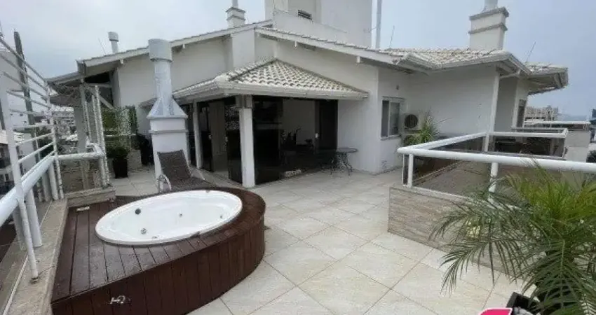 Cobertura com 146m² privativos a 300 metros da praia em região nobre dos ingleses norte