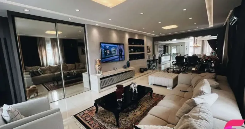 Cobertura duplex com 430m2 e piscina privativa no bairro córrego grande