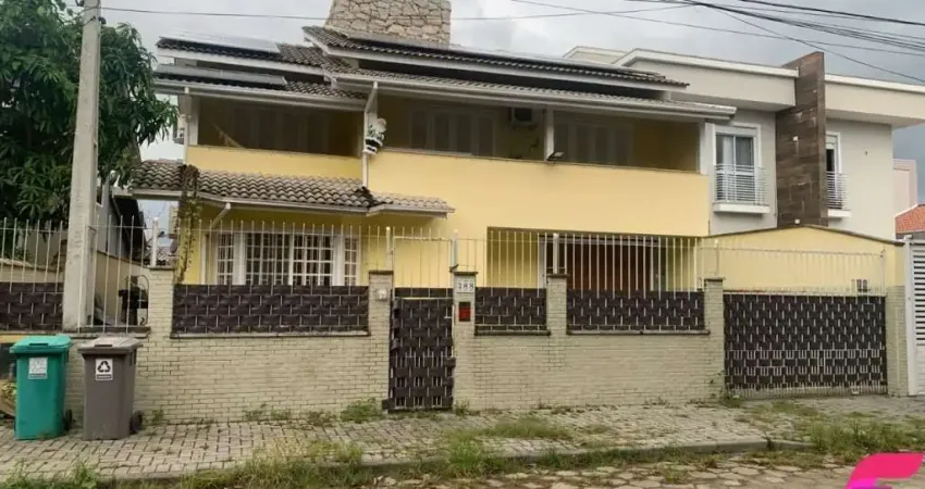 Casa com 5 quartos à venda na Rua Olinda Celestina Lacerda, 388, Carianos, Florianópolis