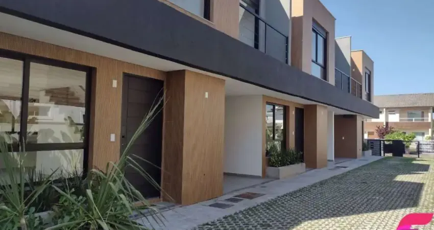 Casa com 3 quartos à venda na Rua Grumixama, 183, Campeche, Florianópolis