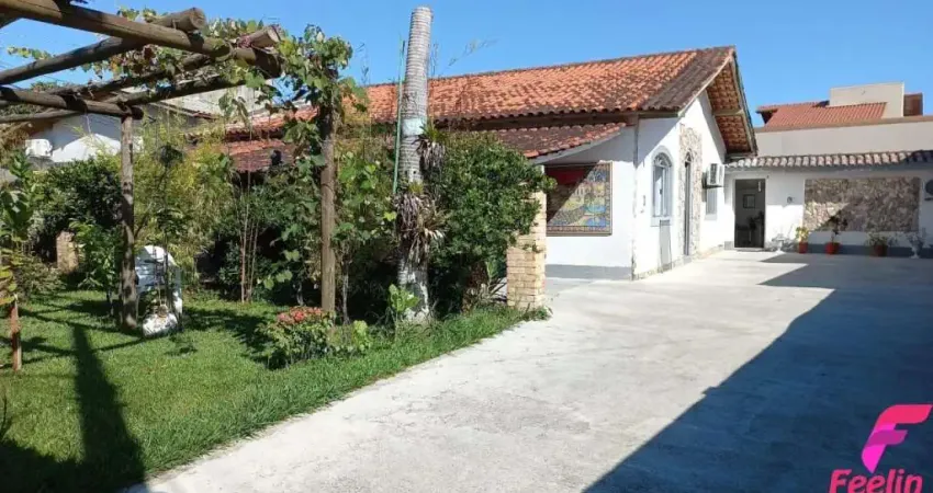 Casa com 3 quartos à venda na Rua Marina Silva de Melo, 442, Carianos, Florianópolis