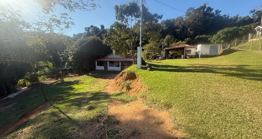 Linda chácara a venda em Jacutinga-Minas Gerais