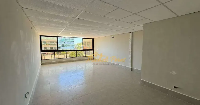 Excelentes salas recém construídas para locação localizadas no bairro mais nobre da cidade, em Costa Azul Rio Das Ostras/RJ.